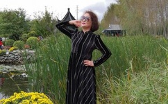 迈开腿让我尝尝你的草莓什么味道